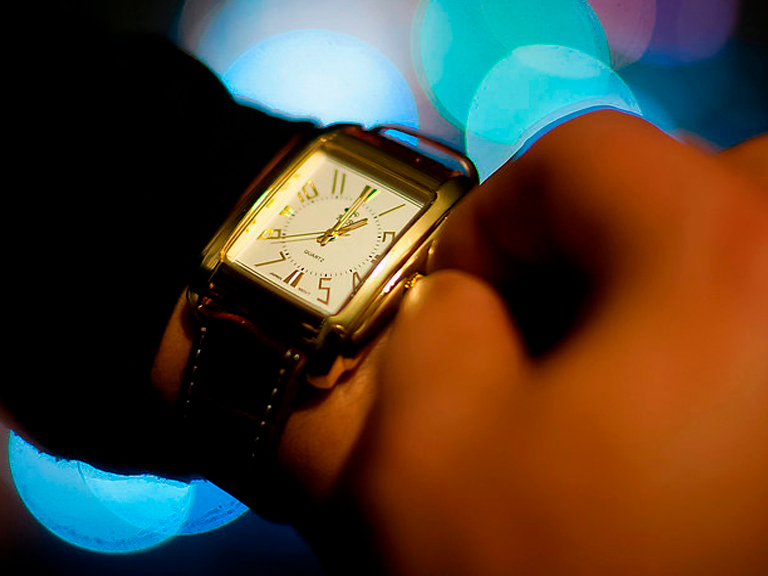 Proyecto de ley busca eliminar cambio de hora en Chile